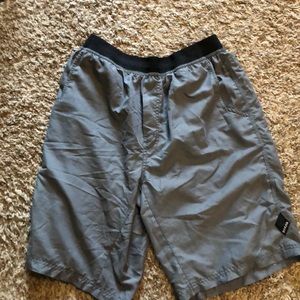 Prana Men’s grey elastic waist athletic shorts L